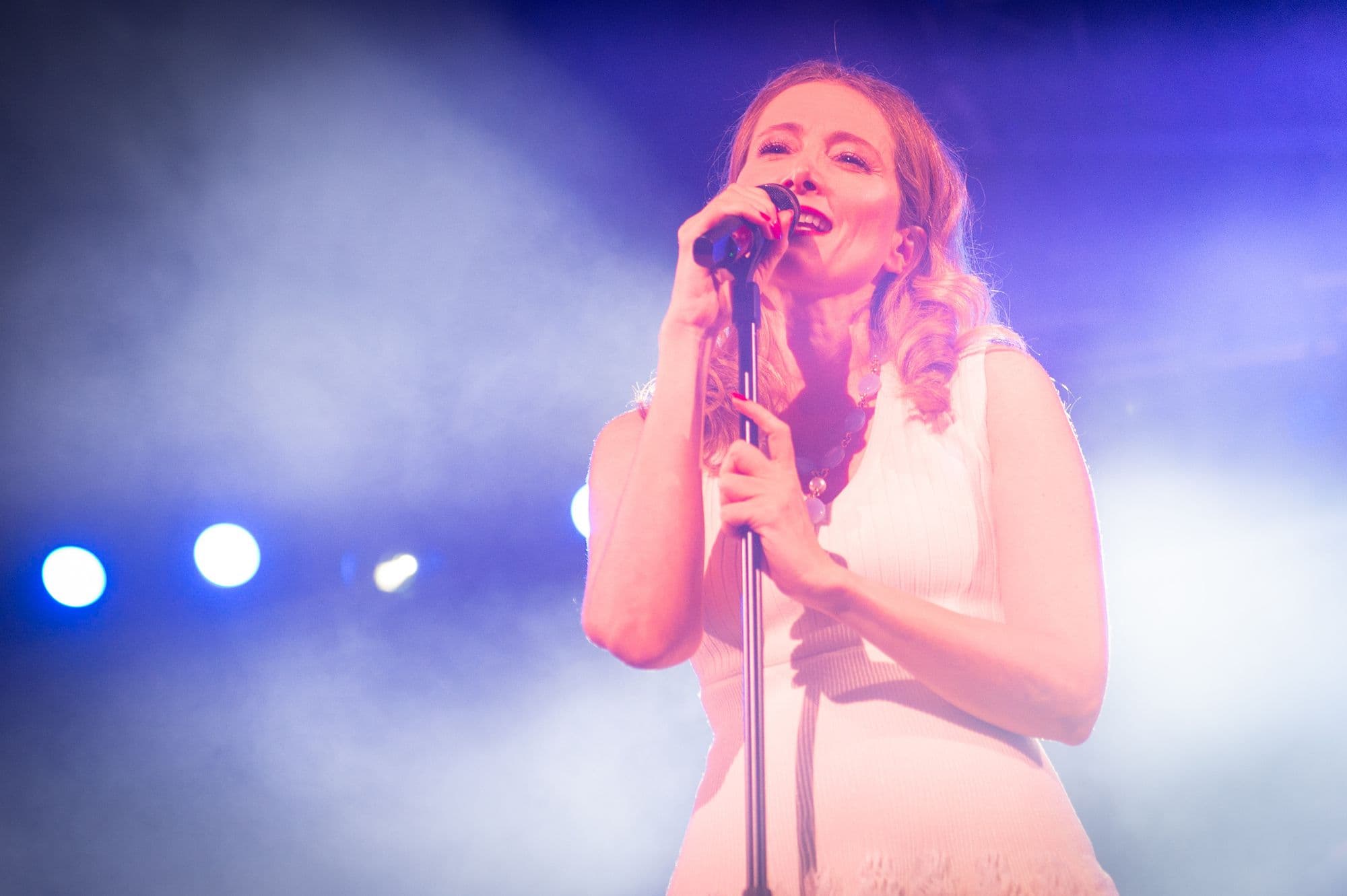 Miel de Botton to Join Simply Red on Blue Eyed Soul Tour 2022
