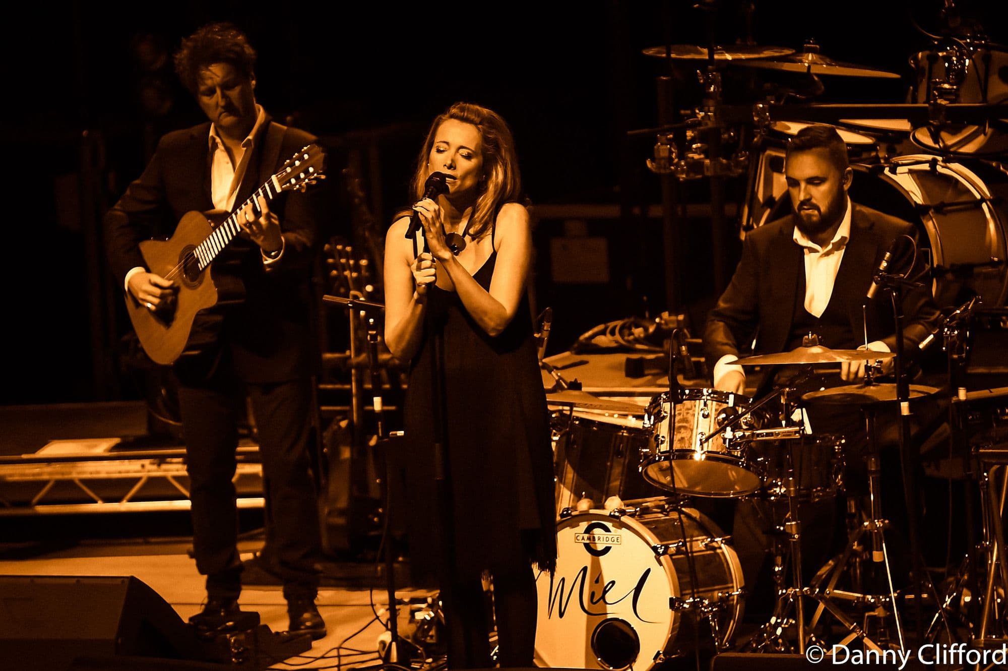 Performing As a Special Guest with Wet Wet Wet