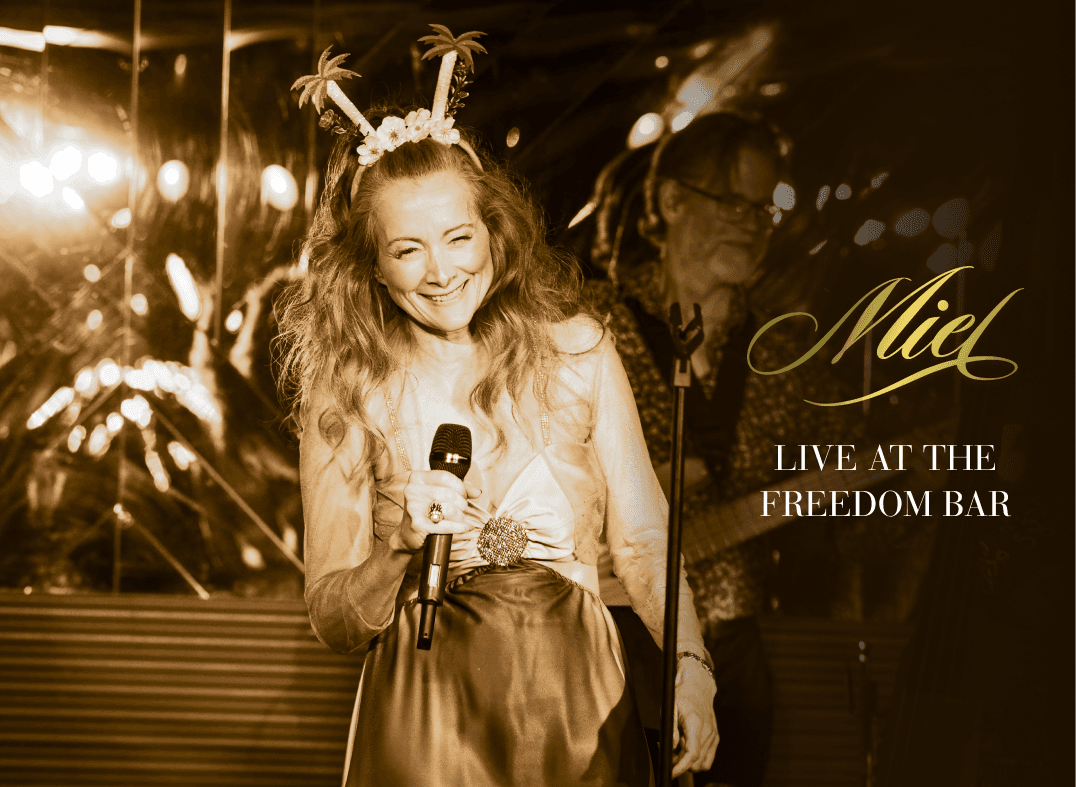 Miel de Botton Performs a Warm-Up Gig Ahead of Paris Show with Simply Red