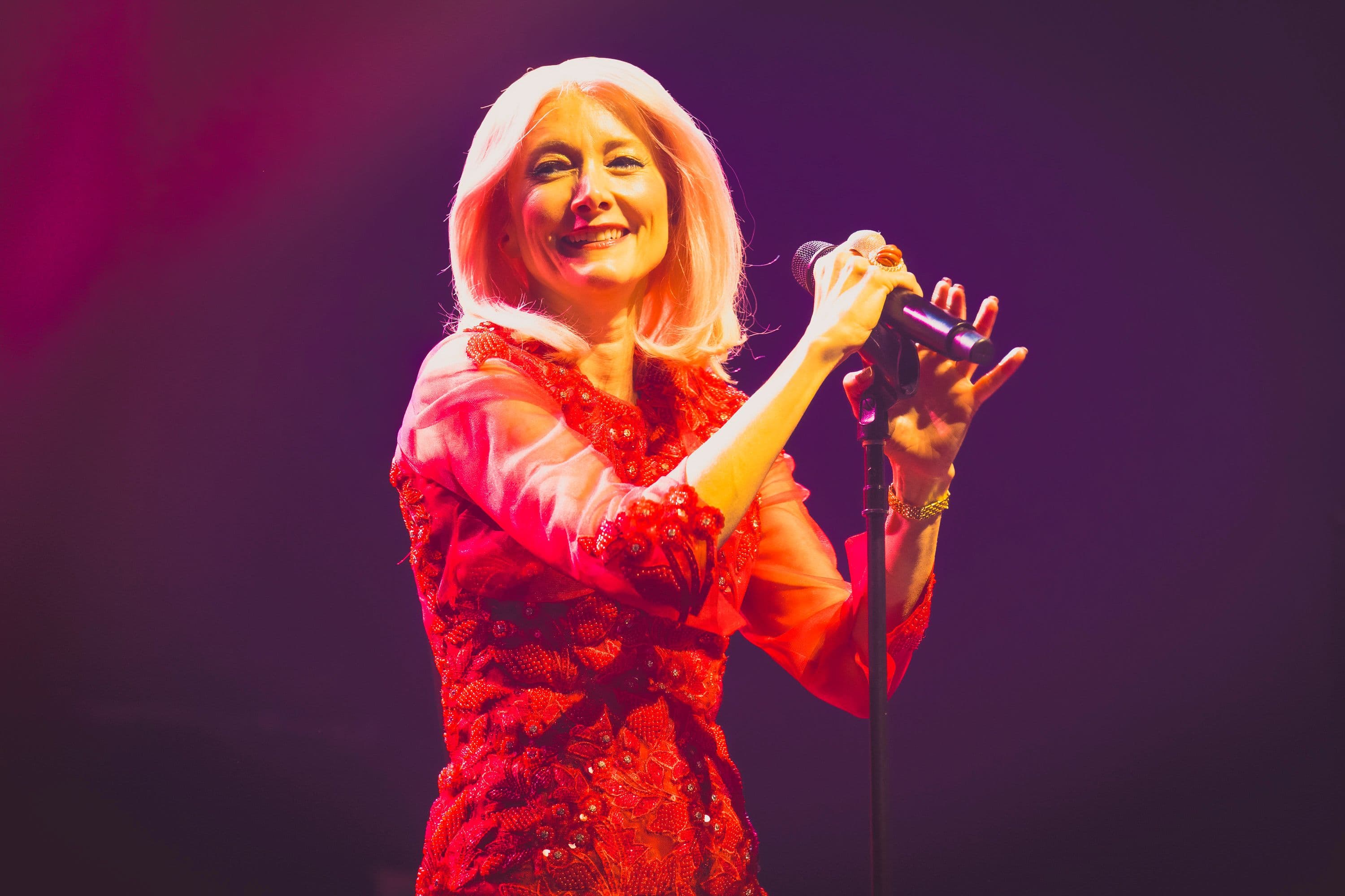 Miel de Botton Supports Simply Red on their 40th Anniversary Tour